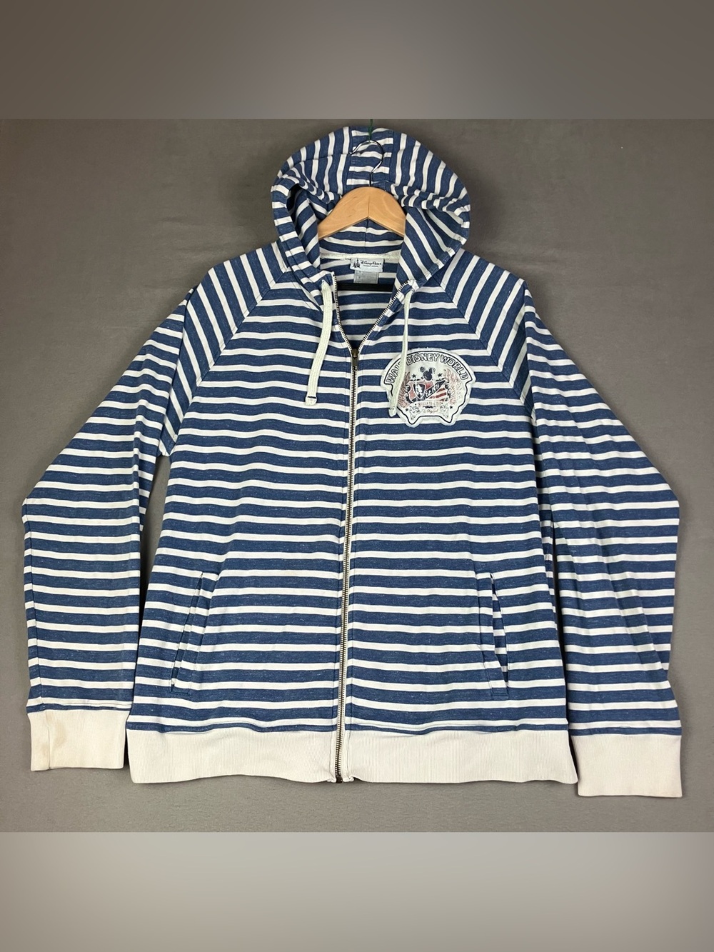 Walt Disney World Women’s Size Large Striped Full Zip Hoodie Sweatshirt Blue. In